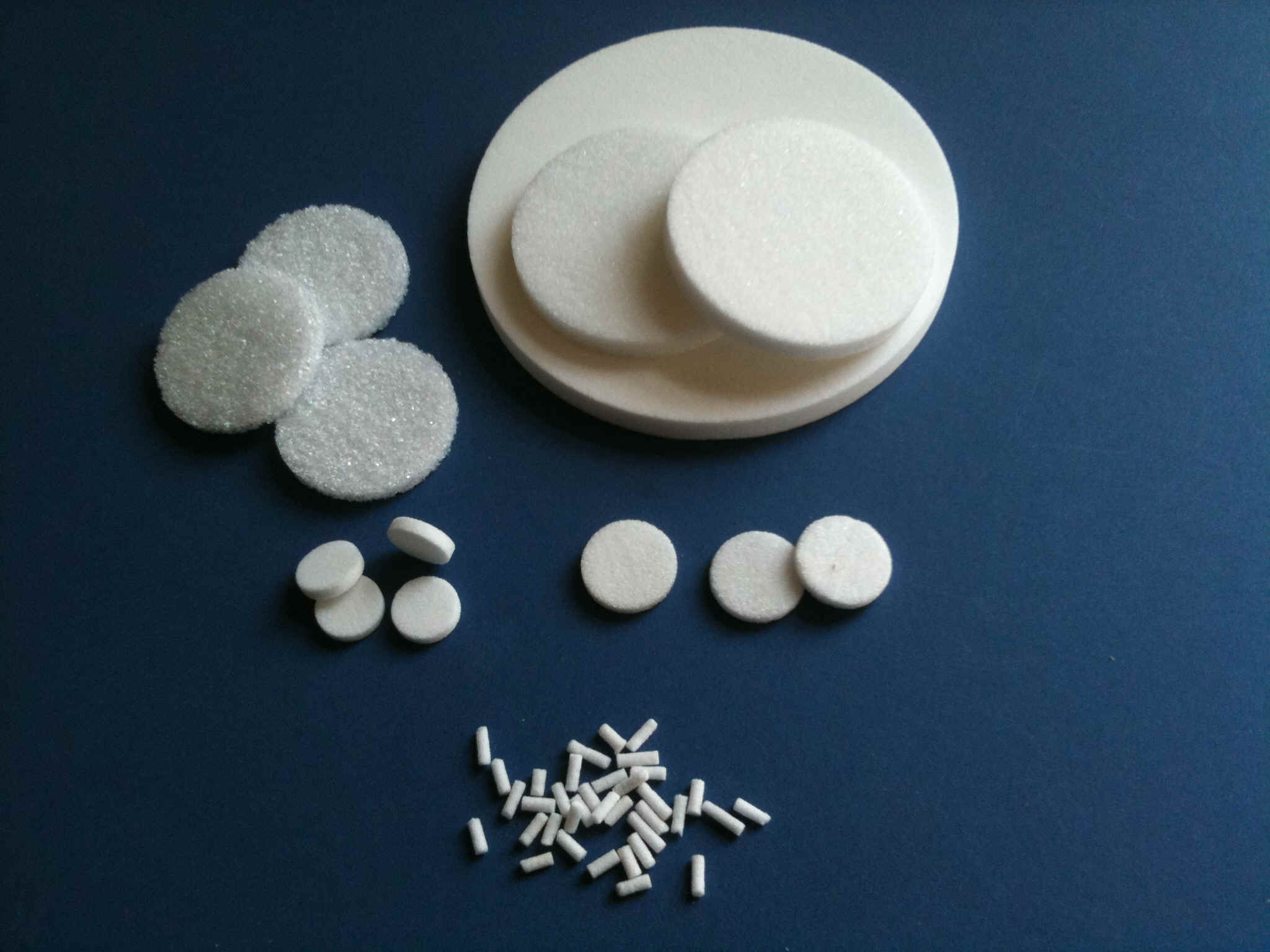 Quartz Filter. Quartz Sintered Discs. Porosity range 0 - 4. Diameter range from 2mm -85mm 